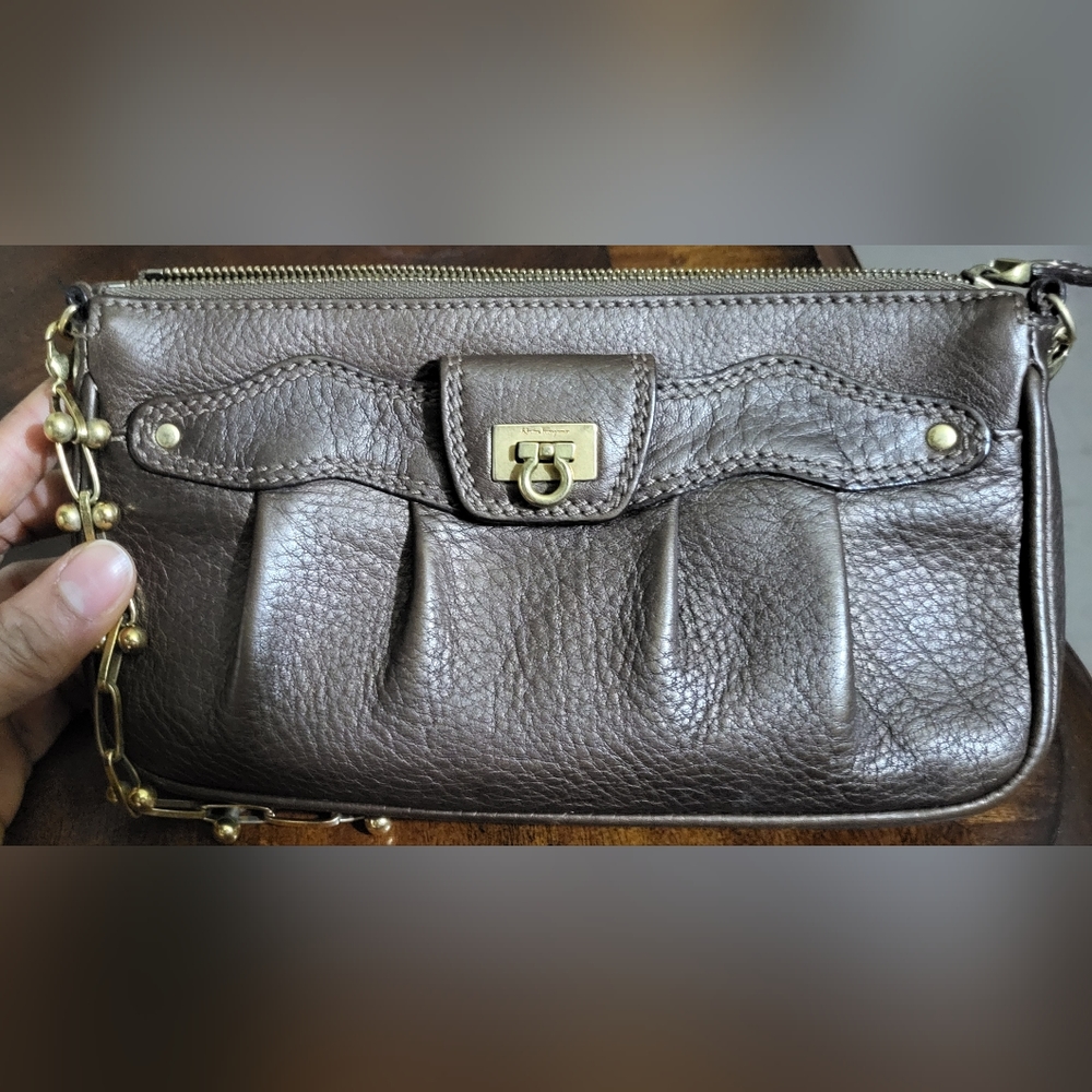 A hand purse.
